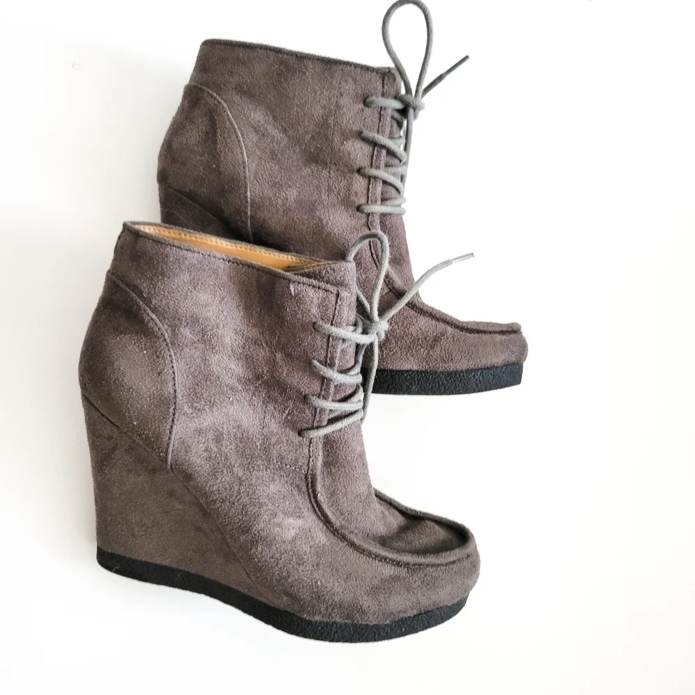 Nine West nicholson wedge lace up booties